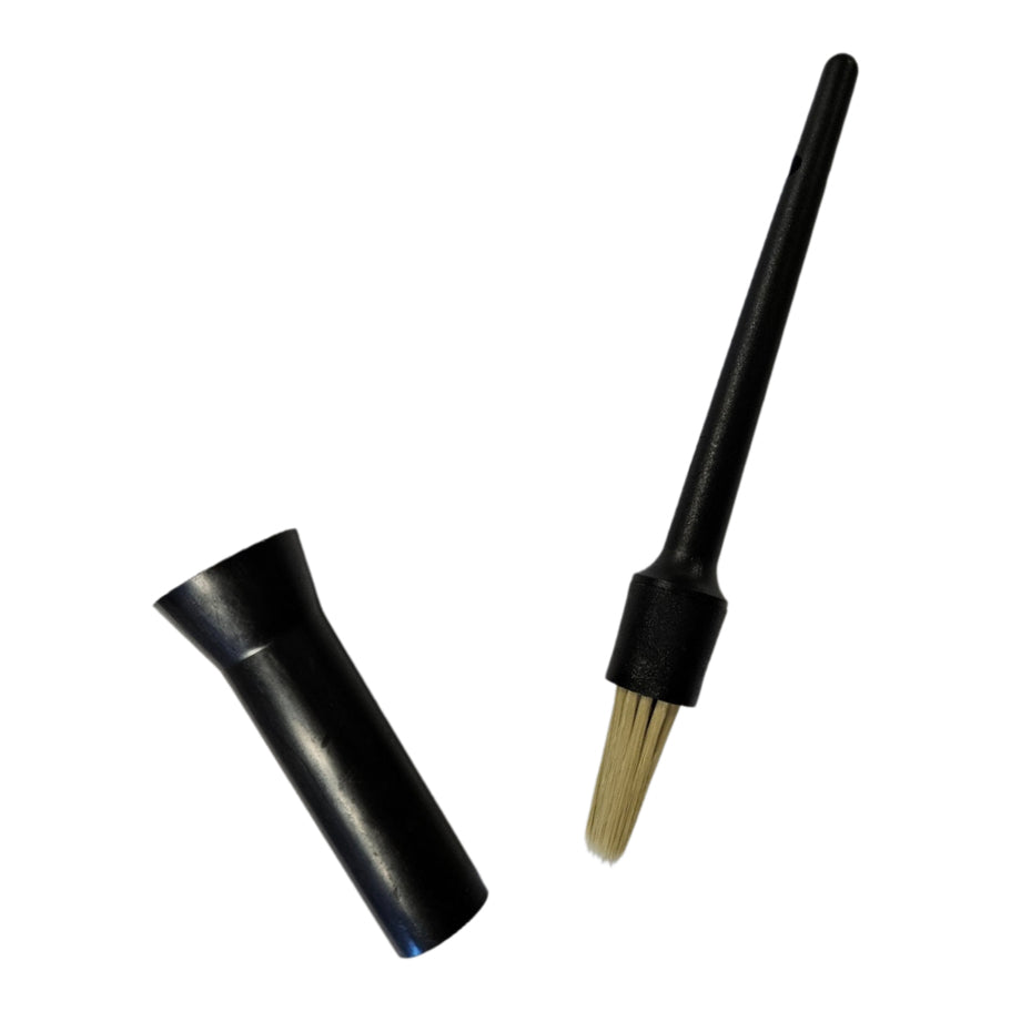 Brosse pour huiler les sabots avec capuchon, outil de soins pour chevaux, marque Centurion Supply, brosse en plastique avec couvercle.