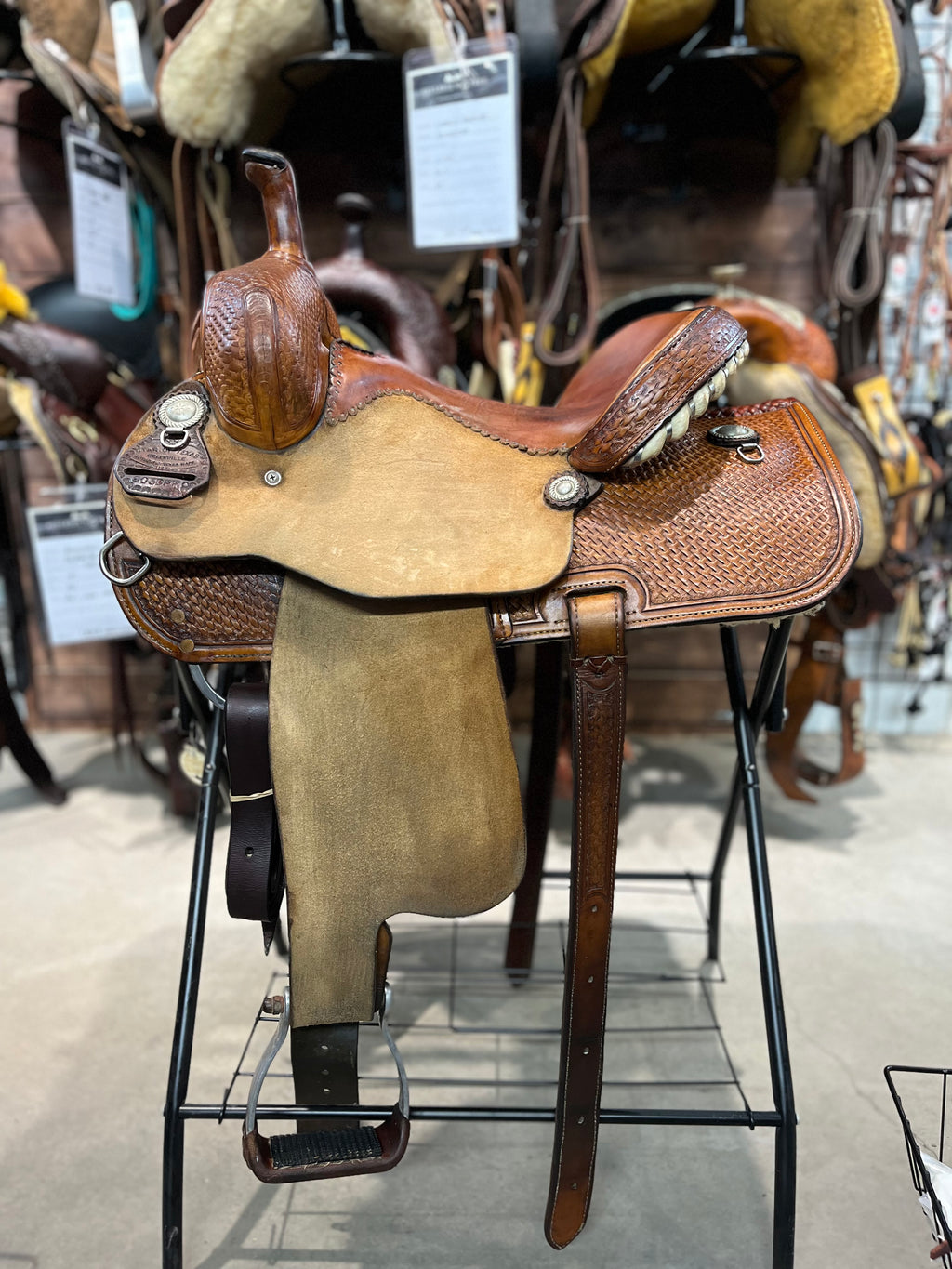 Selle western de baril Star of Texas pour cheval, équipement de compétition, fabriquée par ES Sellerie Western, vue de face