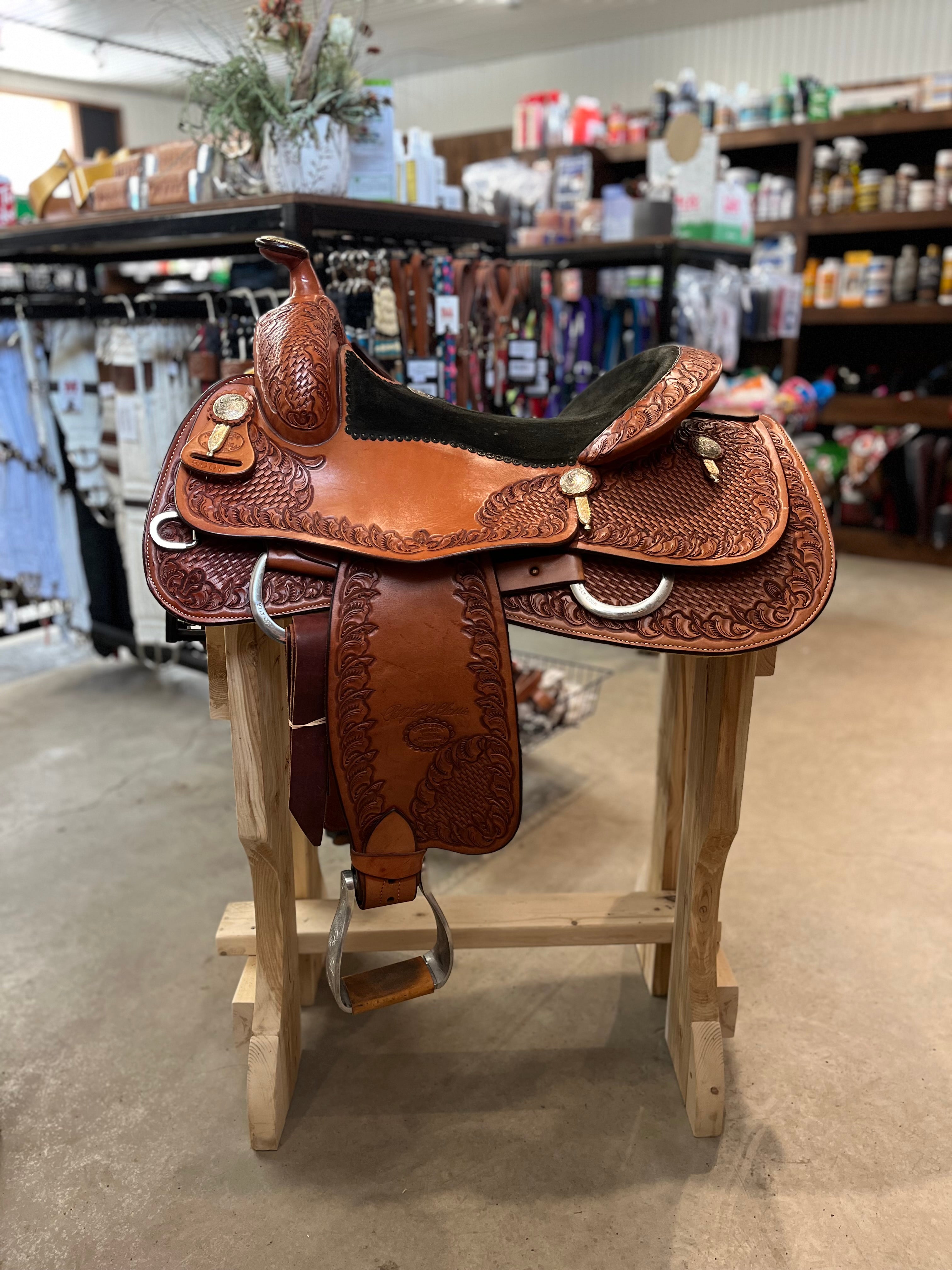 Selle western de reining Billy Cook Classic sur un cheval, équipement de haute qualité de la marque ES Sellerie Western.