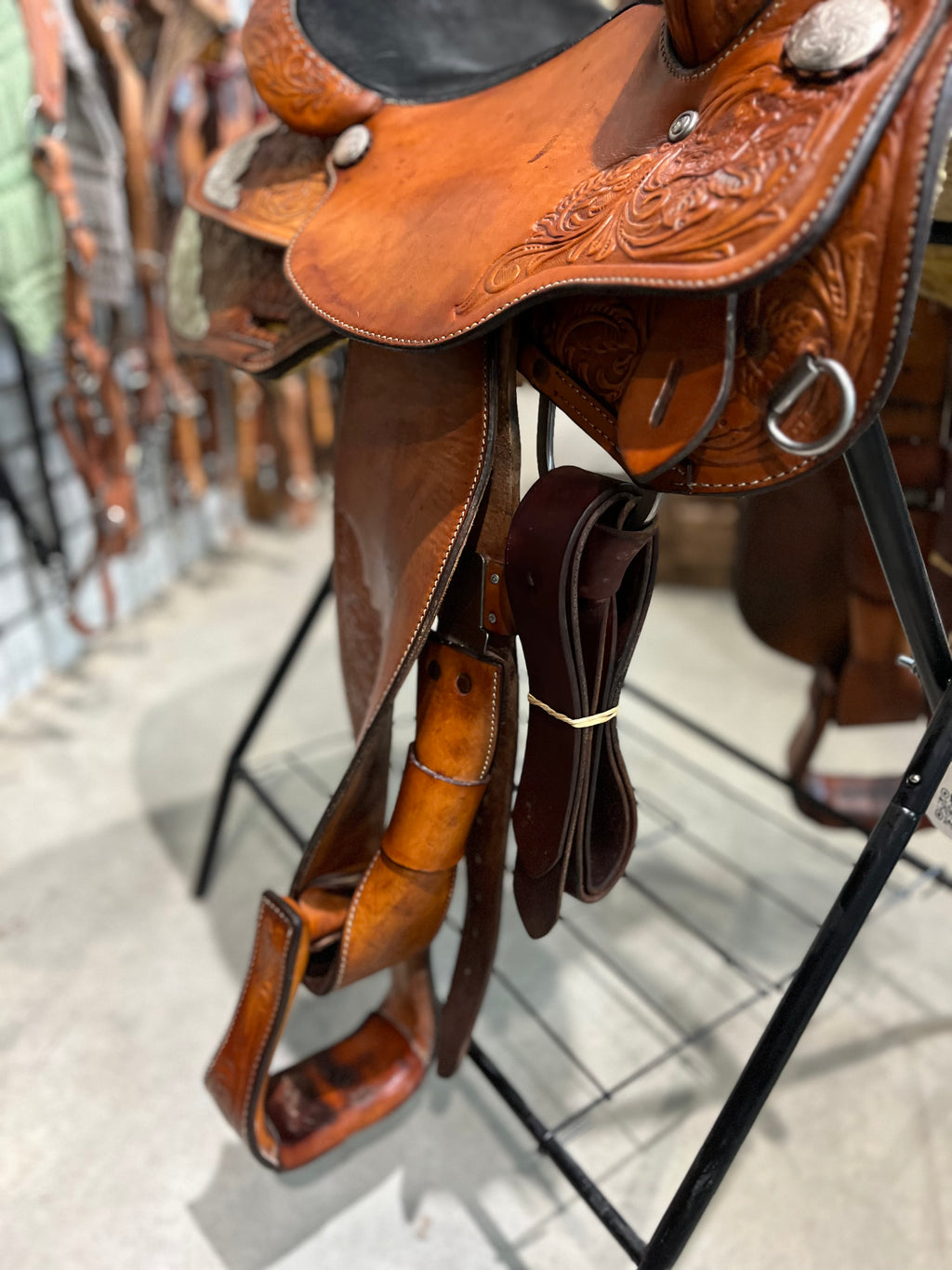 Selle western Circle Y Equitation de ES Sellerie Western, vue de côté avec détails en cuir et assise confort.