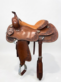 Selle de reining ES Sellerie Western de la marque Jerry Shaw, équipement pour cheval, vue détaillée sur la selle.